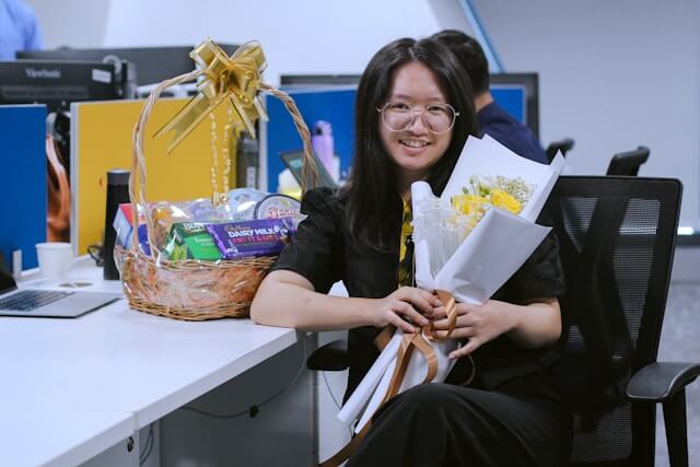 Corporate Gifting As A Performance Signal: How Recognition Shapes Employee Behavior