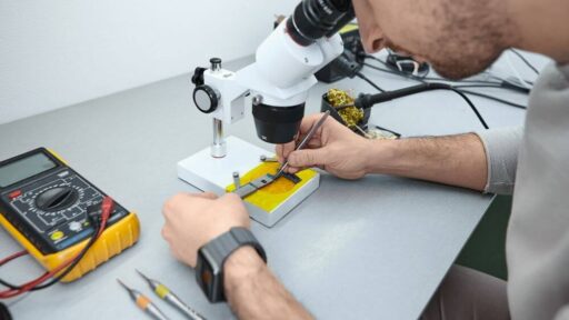 Guide to Understanding Durometers for Material Hardness Testing