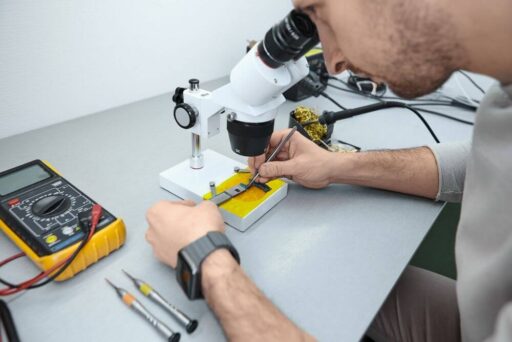 Guide to Understanding Durometers for Material Hardness Testing