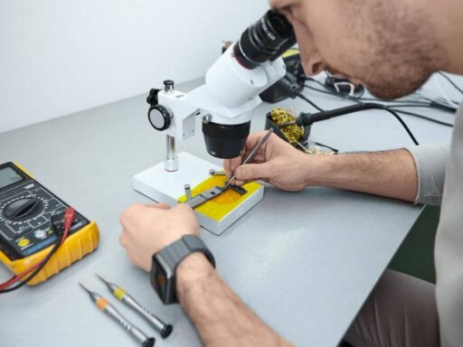Guide to Understanding Durometers for Material Hardness Testing
