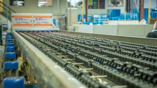 How Metal Conveyor Belt Systems Improve Material Handling