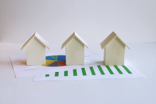 Evaluating the Real Estate ROI of Premium Detached Storage Structures