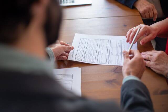Red Flags To Watch For When Dealing With Insurance Companies