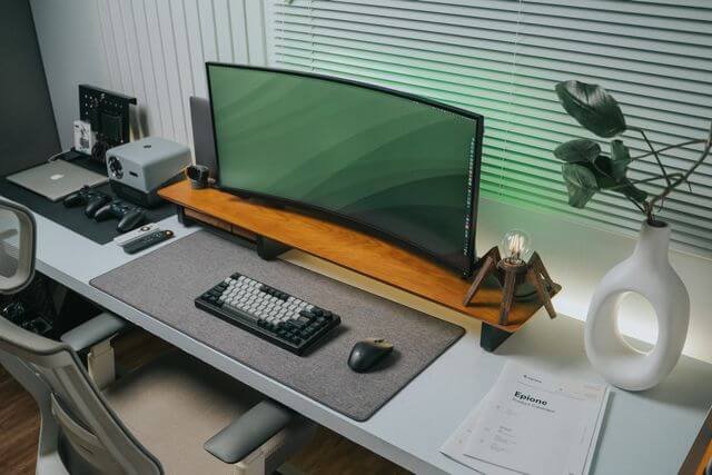 Small Desk Upgrades That Make Long Workdays Easier