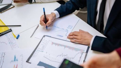 Financial Management Careers: Paths, Skills, Salaries, And Industry Insights