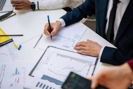 Financial Management Careers: Paths, Skills, Salaries, And Industry Insights