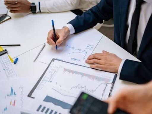 Financial Management Careers: Paths, Skills, Salaries, And Industry Insights
