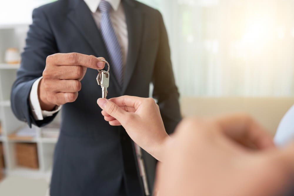How To Smoothly Navigate The Settlement Process When Buying Or Selling Real Estate